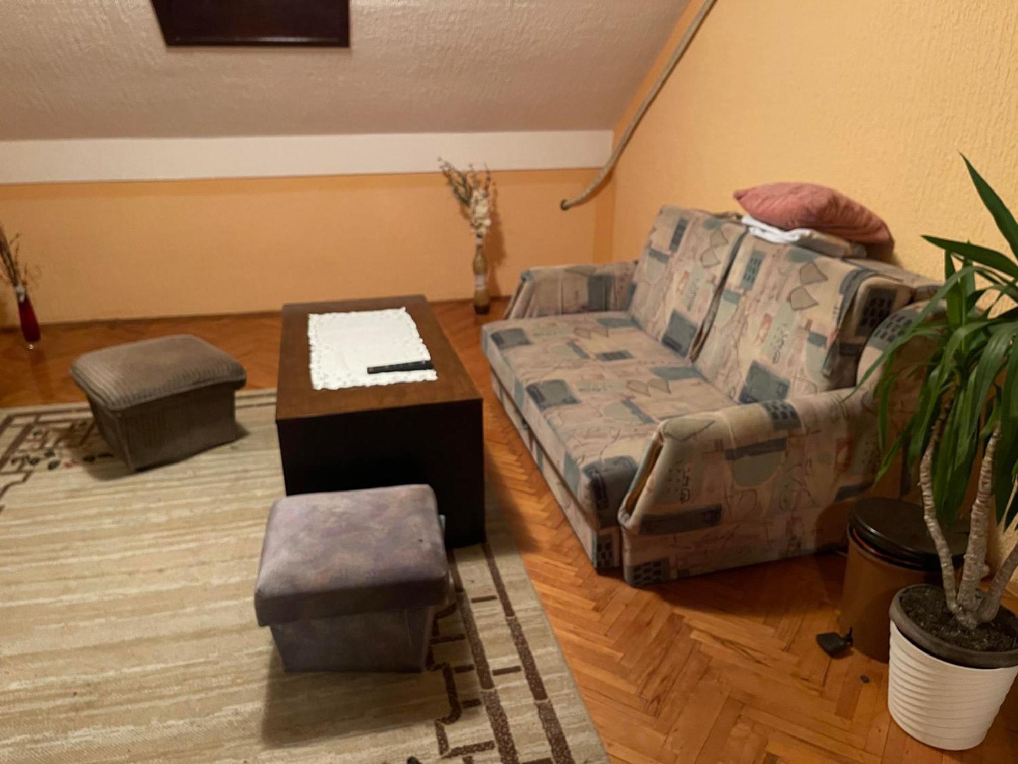 Lavrnic Vandrarhem Apatin Exteriör bild